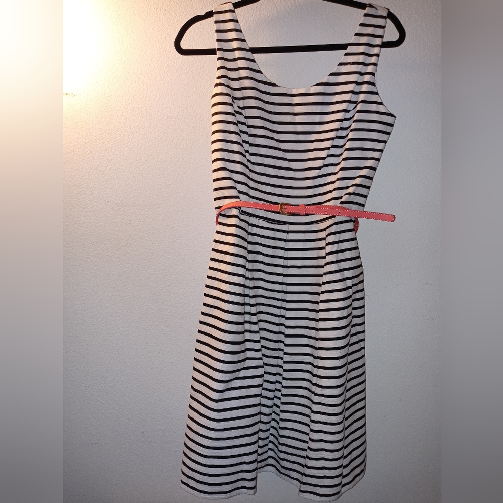 Black and white sleeveless dress